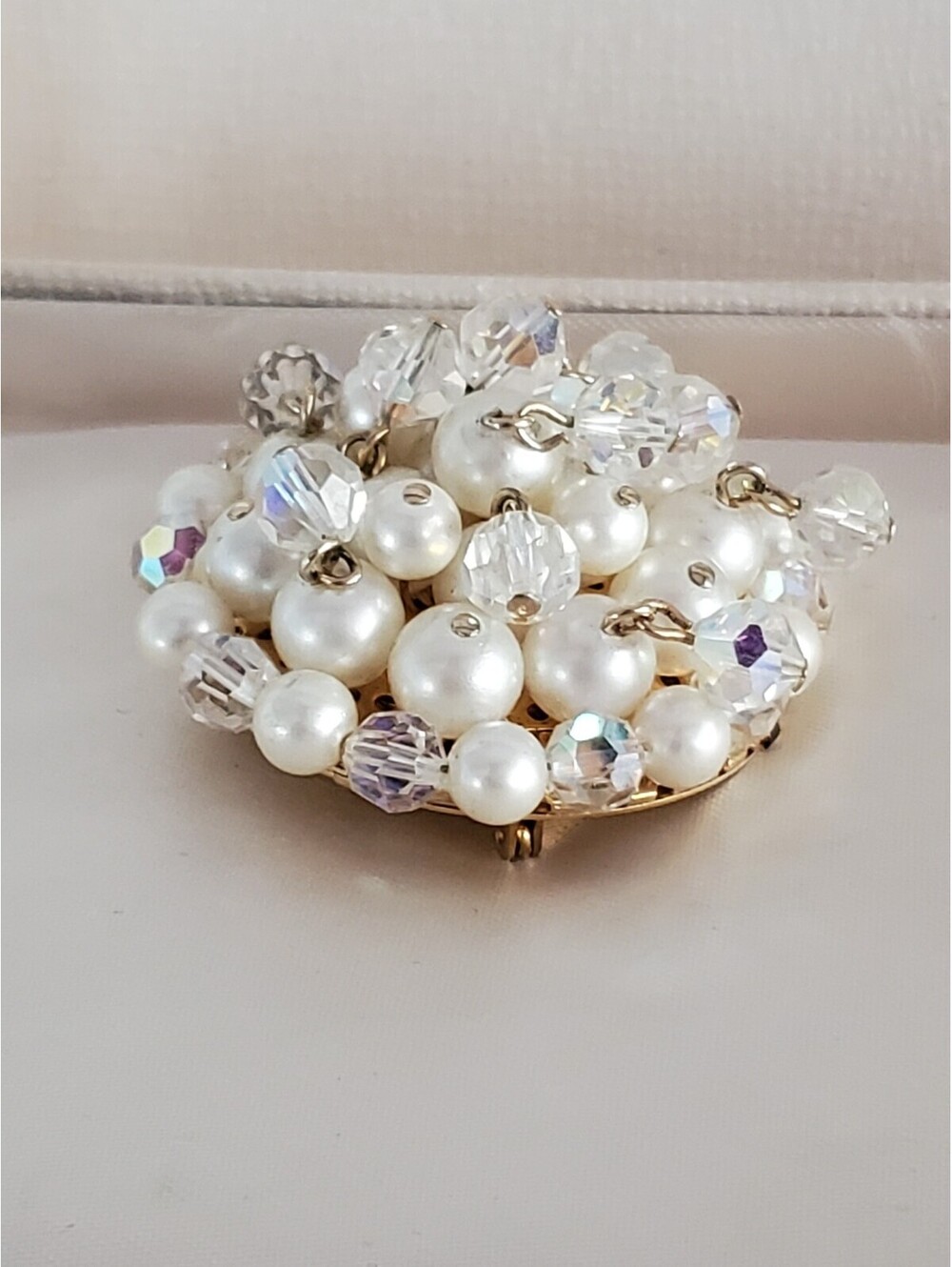 Vintage Signed Kramer Pearl & Aurora Borealis Crystal Cluster Cha-Cha Brooch Pin - Picture 6 of 7